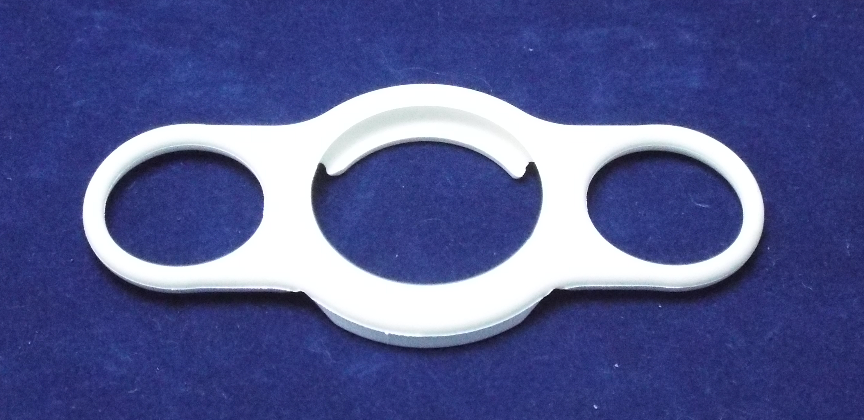 EpiGuard Air White. Tracking adapter for EpiPen cases (Apple AirTag)
